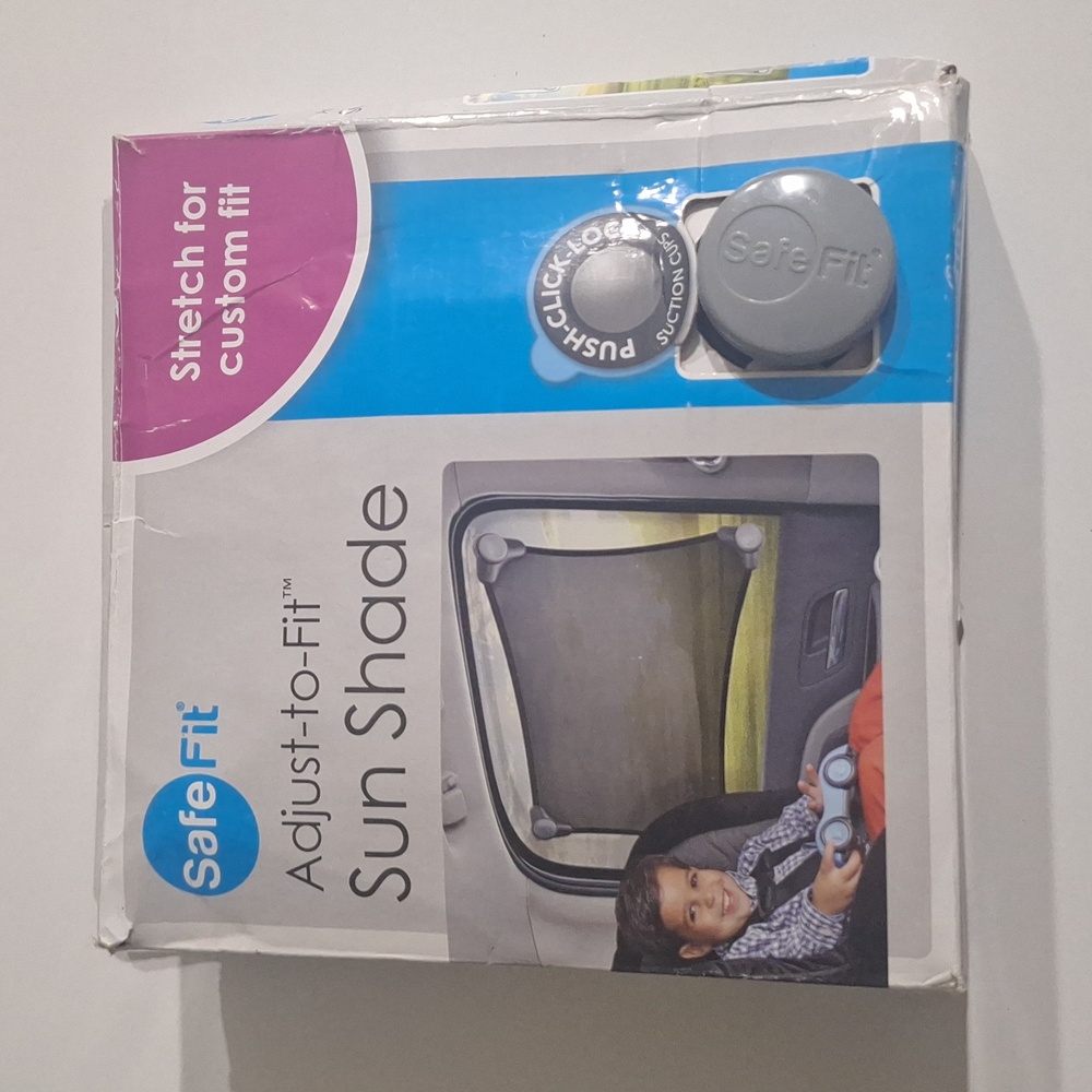 SAFE FIT Adjust-to-Fit Sun Shade. 10.5 x 16” up to 12 x 21”.